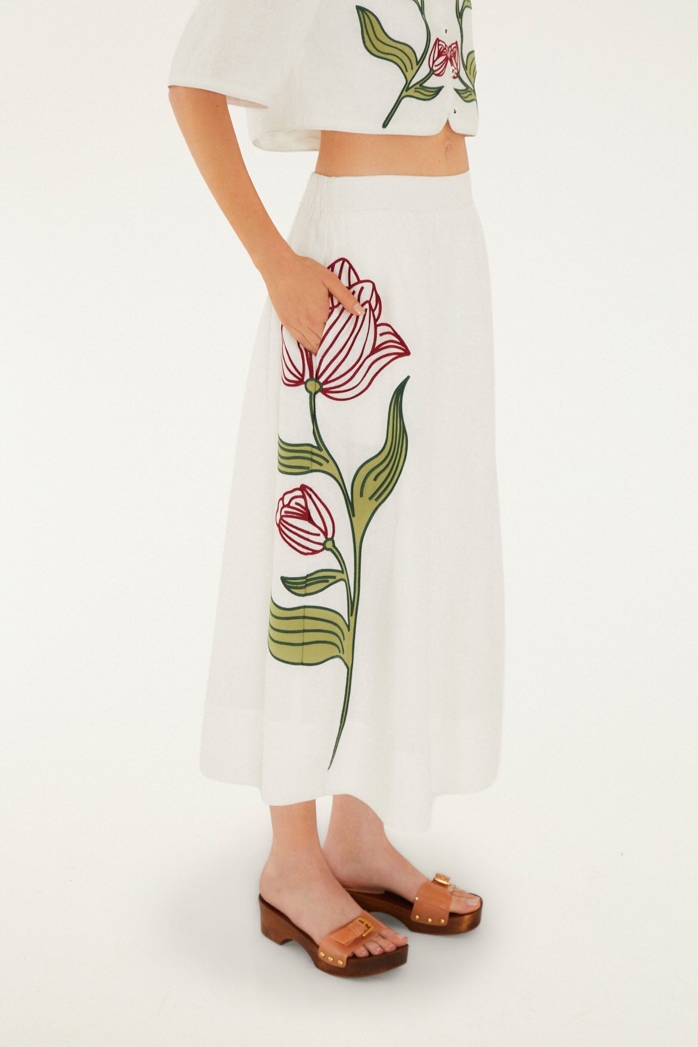 Off-White Flower Embroidered Euroflax Premium Linen Midi Skirt - FARM Rio OFF-WHITE