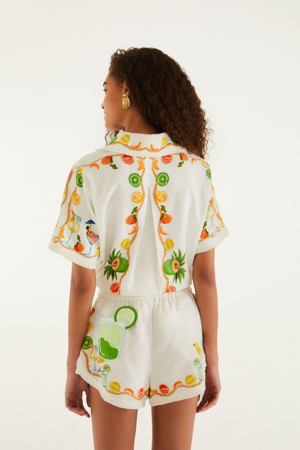 Off-White Tropical Royalty 3d Details Euroflax Premium Linen Shorts - FARM Rio TROPICAL ROYALTY OFF-WHITE