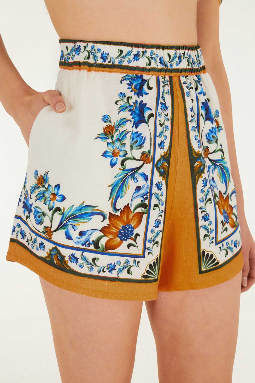 Off-White Flora Tile Shorts - FARM Rio FLORA TILE OFF-WHITE