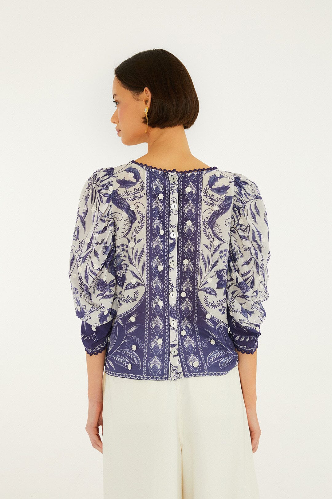 Off-White Nina 3d Flowers Blouse - FARM Rio NINA OFF-WHITE